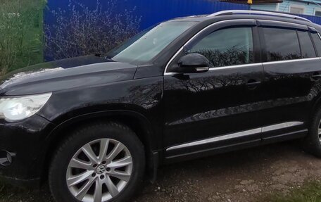 Volkswagen Tiguan I, 2010 год, 1 000 000 рублей, 2 фотография