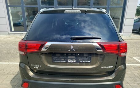Mitsubishi Outlander III рестайлинг 3, 2016 год, 1 800 000 рублей, 21 фотография