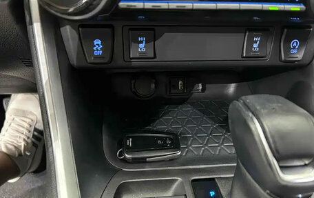 Toyota RAV4, 2022 год, 2 215 000 рублей, 11 фотография