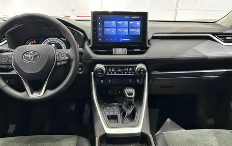 Toyota RAV4, 2022 год, 2 215 000 рублей, 9 фотография