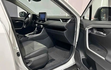 Toyota RAV4, 2022 год, 2 215 000 рублей, 19 фотография