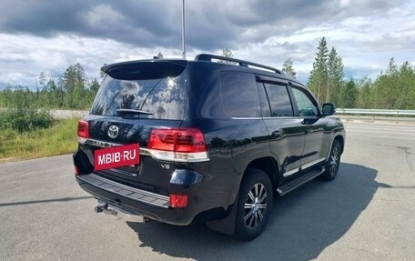 Toyota Land Cruiser 200, 2016 год, 5 990 000 рублей, 3 фотография