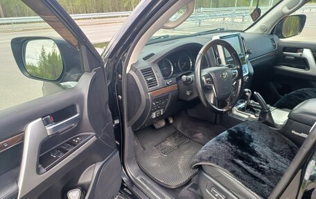 Toyota Land Cruiser 200, 2016 год, 5 990 000 рублей, 8 фотография