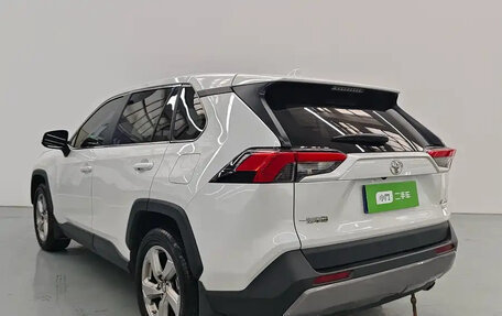 Toyota RAV4, 2022 год, 2 295 000 рублей, 5 фотография