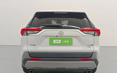 Toyota RAV4, 2022 год, 2 295 000 рублей, 6 фотография