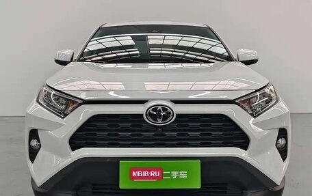 Toyota RAV4, 2022 год, 2 295 000 рублей, 2 фотография