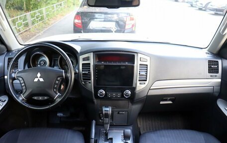 Mitsubishi Pajero IV, 2021 год, 3 930 000 рублей, 16 фотография