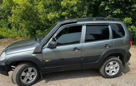 Chevrolet Niva I рестайлинг, 2017 год, 725 000 рублей, 5 фотография