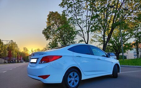 Hyundai Solaris II рестайлинг, 2015 год, 990 000 рублей, 7 фотография