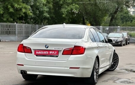 BMW 5 серия, 2011 год, 2 350 000 рублей, 2 фотография
