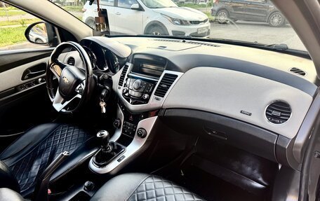 Chevrolet Cruze II, 2012 год, 819 999 рублей, 9 фотография
