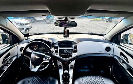 Chevrolet Cruze II, 2012 год, 819 999 рублей, 13 фотография