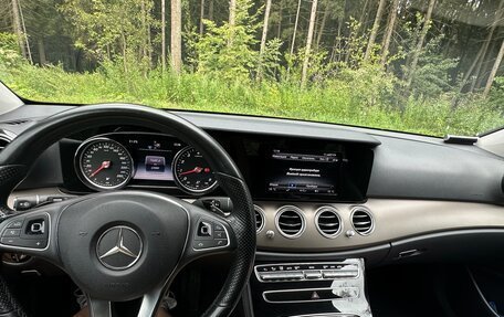 Mercedes-Benz E-Класс, 2016 год, 2 800 000 рублей, 10 фотография