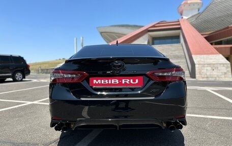 Toyota Camry, 2021 год, 3 200 000 рублей, 4 фотография
