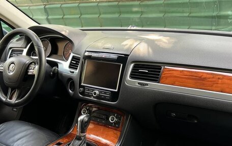 Volkswagen Touareg III, 2010 год, 1 333 300 рублей, 10 фотография