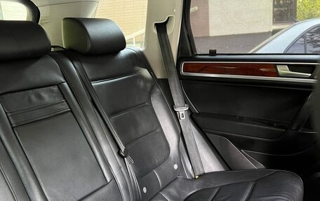 Volkswagen Touareg III, 2010 год, 1 333 300 рублей, 16 фотография
