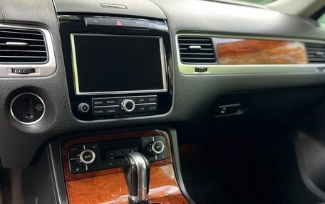 Volkswagen Touareg III, 2010 год, 1 333 300 рублей, 21 фотография