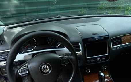 Volkswagen Touareg III, 2010 год, 1 333 300 рублей, 25 фотография