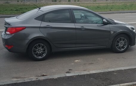 Hyundai Solaris II рестайлинг, 2015 год, 840 000 рублей, 2 фотография