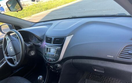 Hyundai Solaris II рестайлинг, 2015 год, 840 000 рублей, 12 фотография