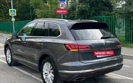 Volkswagen Touareg III, 2021 год, 5 980 000 рублей, 2 фотография