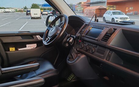 Volkswagen Caravelle T6 рестайлинг, 2018 год, 3 350 000 рублей, 6 фотография
