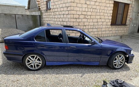 BMW 3 серия, 1993 год, 380 000 рублей, 3 фотография