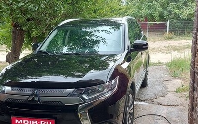 Mitsubishi Outlander III рестайлинг 3, 2019 год, 2 500 000 рублей, 1 фотография
