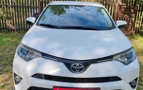 Toyota RAV4, 2017 год, 1 890 000 рублей, 6 фотография