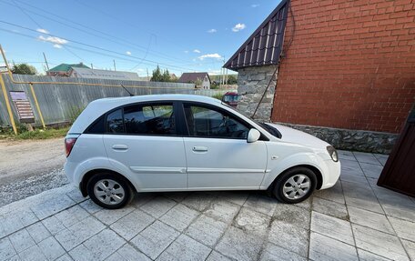 KIA Rio II, 2011 год, 750 000 рублей, 2 фотография