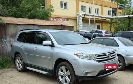 Toyota Highlander III, 2012 год, 2 400 000 рублей, 3 фотография