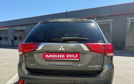 Mitsubishi Outlander III рестайлинг 3, 2015 год, 2 000 020 рублей, 4 фотография