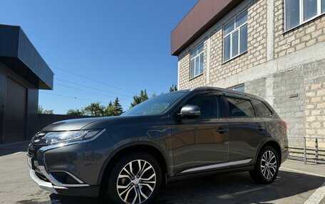Mitsubishi Outlander III рестайлинг 3, 2015 год, 2 000 020 рублей, 11 фотография