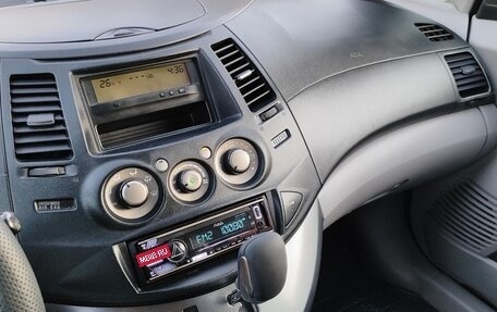 Mitsubishi Grandis, 2005 год, 850 000 рублей, 10 фотография
