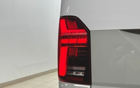Volkswagen Multivan T6 рестайлинг, 2020 год, 6 650 000 рублей, 10 фотография