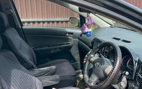 Toyota Wish II, 2004 год, 650 000 рублей, 2 фотография