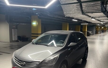 Hyundai Solaris II рестайлинг, 2015 год, 1 100 000 рублей, 4 фотография