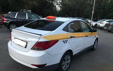 Hyundai Solaris II рестайлинг, 2014 год, 450 000 рублей, 3 фотография