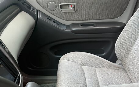 Toyota Highlander III, 2001 год, 1 070 000 рублей, 11 фотография