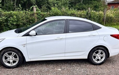 Hyundai Solaris II рестайлинг, 2011 год, 675 000 рублей, 7 фотография