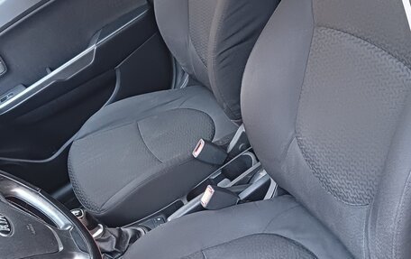 KIA Rio III рестайлинг, 2016 год, 820 000 рублей, 10 фотография