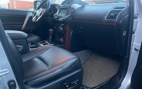Toyota Land Cruiser Prado 150 рестайлинг 2, 2013 год, 4 180 000 рублей, 9 фотография