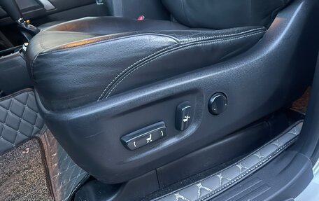 Toyota Land Cruiser Prado 150 рестайлинг 2, 2013 год, 4 180 000 рублей, 10 фотография