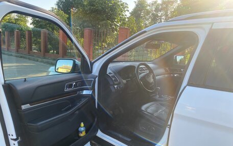 Ford Explorer VI, 2017 год, 2 600 000 рублей, 9 фотография