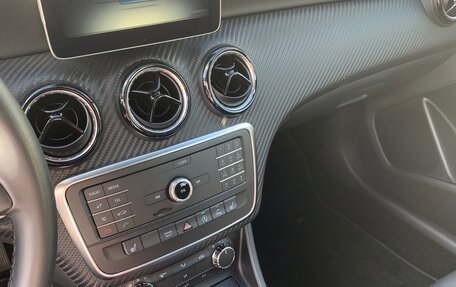Mercedes-Benz GLA, 2016 год, 1 850 000 рублей, 13 фотография