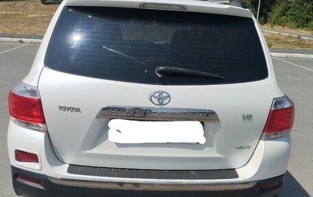 Toyota Highlander III, 2011 год, 1 980 000 рублей, 3 фотография