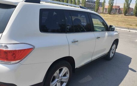 Toyota Highlander III, 2011 год, 1 980 000 рублей, 6 фотография