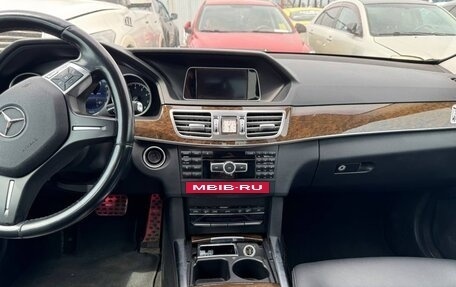 Mercedes-Benz E-Класс, 2013 год, 1 850 000 рублей, 3 фотография