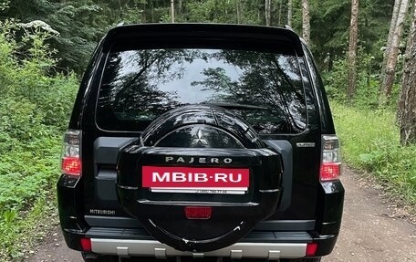 Mitsubishi Pajero IV, 2013 год, 2 150 000 рублей, 9 фотография