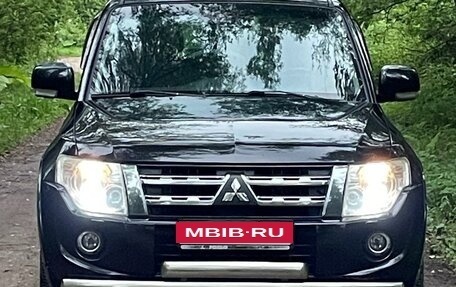 Mitsubishi Pajero IV, 2013 год, 2 150 000 рублей, 10 фотография